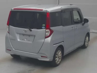 Toyota ROOMY  с аукциона в Японии