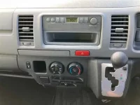 Toyota HIACE VAN лот № 30119 оценка 3.5  с аукциона в Японии 7