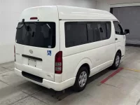 Toyota HIACE VAN лот № 30119 оценка 3.5  с аукциона в Японии 4