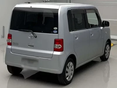 Toyota PIXIS SPACE