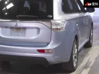Mitsubishi OUTLANDER PHEV лот № 71085 оценка 3.5  с аукциона в Японии 7