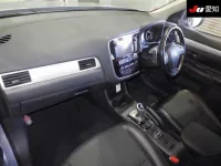 Mitsubishi OUTLANDER PHEV лот № 71085 оценка 3.5  с аукциона в Японии 2