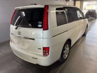 Toyota ISIS лот № 50034 оценка R  с аукциона в Японии 1