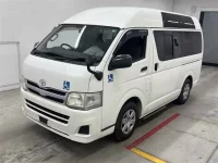 Toyota HIACE VAN лот № 30126 оценка 3.5  с аукциона в Японии 3