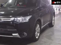 Mitsubishi OUTLANDER лот № 71094 оценка 3.5  с аукциона в Японии 6