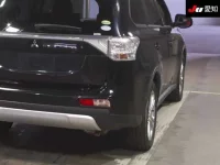 Mitsubishi OUTLANDER лот № 71094 оценка 3.5  с аукциона в Японии 7