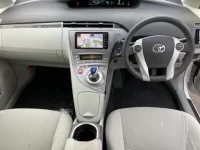 Toyota PRIUS PHV лот № 1409 оценка 3  с аукциона в Японии 3