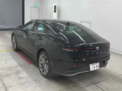 Toyota CROWN CROSSOVER  с аукциона в Японии