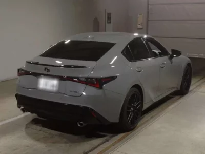 Lexus IS