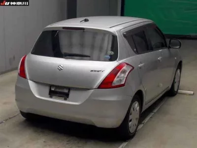 Suzuki SWIFT  с аукциона в Японии