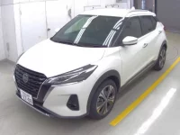 Nissan KICKS лот № 1017 оценка 4.5  с аукциона в Японии 2