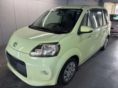 Toyota PORTE  с аукциона в Японии