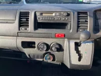 Toyota HIACE VAN лот № 30144 оценка R  с аукциона в Японии 7