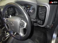 Mitsubishi OUTLANDER PHEV лот № 71107 оценка 4.5  с аукциона в Японии 4