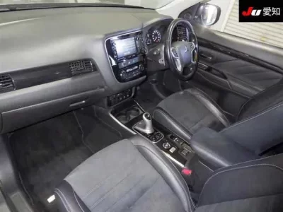 Mitsubishi OUTLANDER PHEV