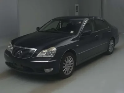 Toyota CROWN  с аукциона в Японии