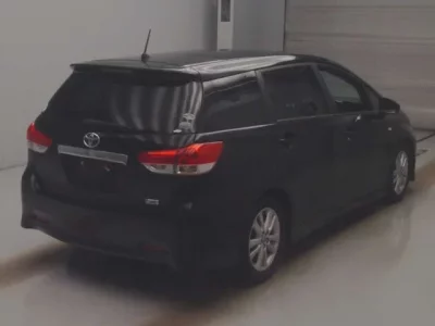 Toyota WISH  с аукциона в Японии