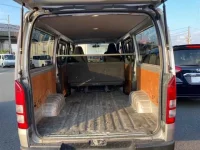 Toyota HIACE VAN лот № 30151 оценка R  с аукциона в Японии 9