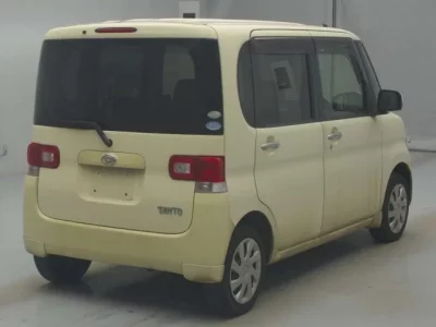 Daihatsu TANTO  с аукциона в Японии