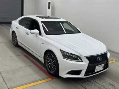 Lexus LS