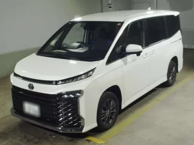 Toyota VOXY  с аукциона в Японии