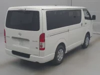 Toyota HIACE VAN лот № 76031 оценка S  с аукциона в Японии 1