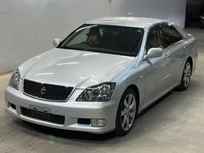 Toyota CROWN  с аукциона в Японии