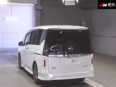 Nissan SERENA  с аукциона в Японии
