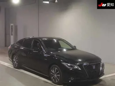 Toyota CROWN  с аукциона в Японии