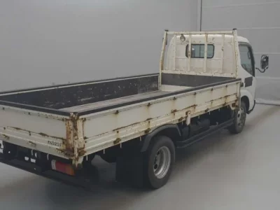 Toyota DYNA  с аукциона в Японии