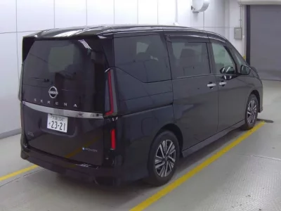 Nissan SERENA  с аукциона в Японии