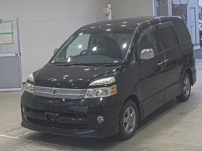 Toyota VOXY  с аукциона в Японии