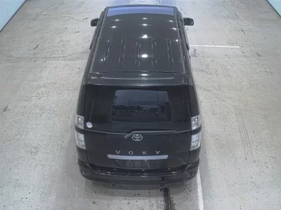 Toyota VOXY  с аукциона в Японии