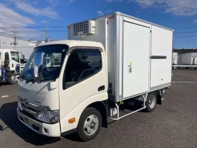 Toyota DYNA  с аукциона в Японии