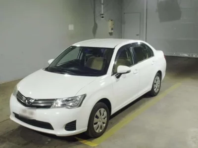 Toyota COROLLA AXIO  с аукциона в Японии