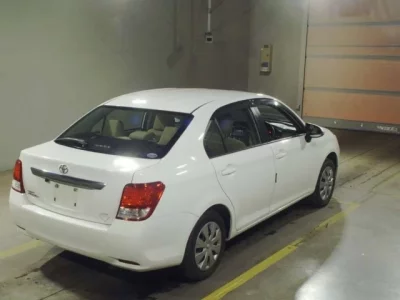 Toyota COROLLA AXIO  с аукциона в Японии