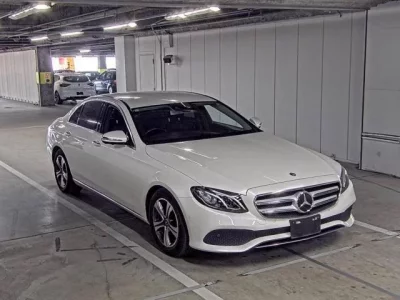 Mercedes-Benz E CLASS  с аукциона в Японии