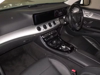 Mercedes-Benz E CLASS  с аукциона в Японии