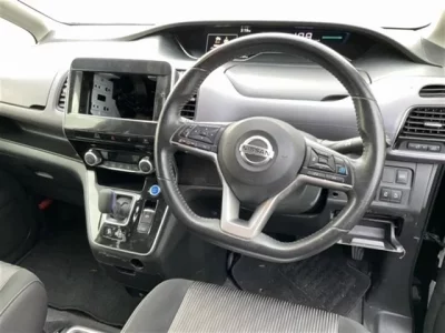 Nissan SERENA  с аукциона в Японии