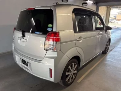 Toyota SPADE  с аукциона в Японии