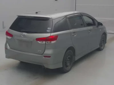 Toyota WISH  с аукциона в Японии