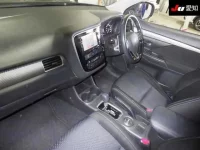 Mitsubishi OUTLANDER лот № 71142 оценка 4  с аукциона в Японии 2