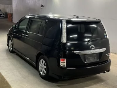 Toyota ISIS