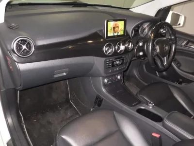 Mercedes-Benz B CLASS