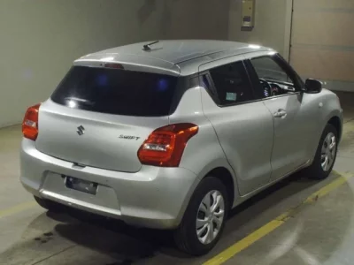 Suzuki SWIFT  с аукциона в Японии