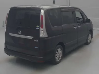 Nissan SERENA  с аукциона в Японии