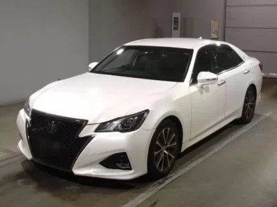 Toyota CROWN  с аукциона в Японии