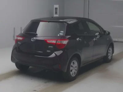 Toyota VITZ  с аукциона в Японии