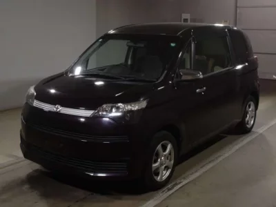 Toyota SPADE  с аукциона в Японии