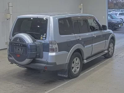 Mitsubishi PAJERO  с аукциона в Японии